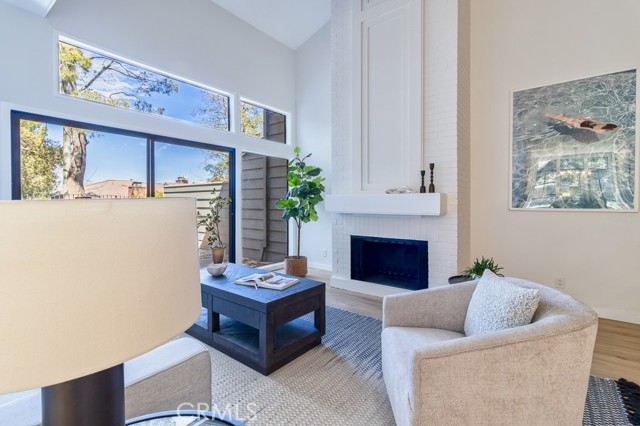 Detail Gallery Image 4 of 42 For 1463 N View Dr, Westlake Village,  CA 91362 - 2 Beds | 2/1 Baths