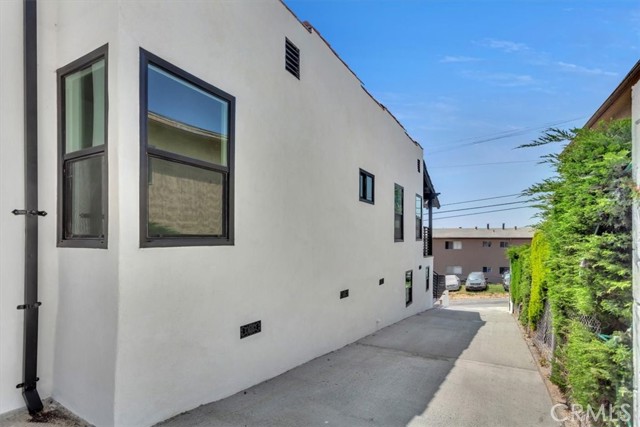 3527 Flora Avenue, Los Angeles, California 90031, 3 Bedrooms Bedrooms, ,2 BathroomsBathrooms,Single Family Residence,For Sale,Flora,PW23165805