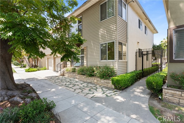 1831 E Appleton Street, Long Beach CA: https://media.crmls.org/medias/60b6f371-e06c-4506-8b82-0e21f77357c4.jpg