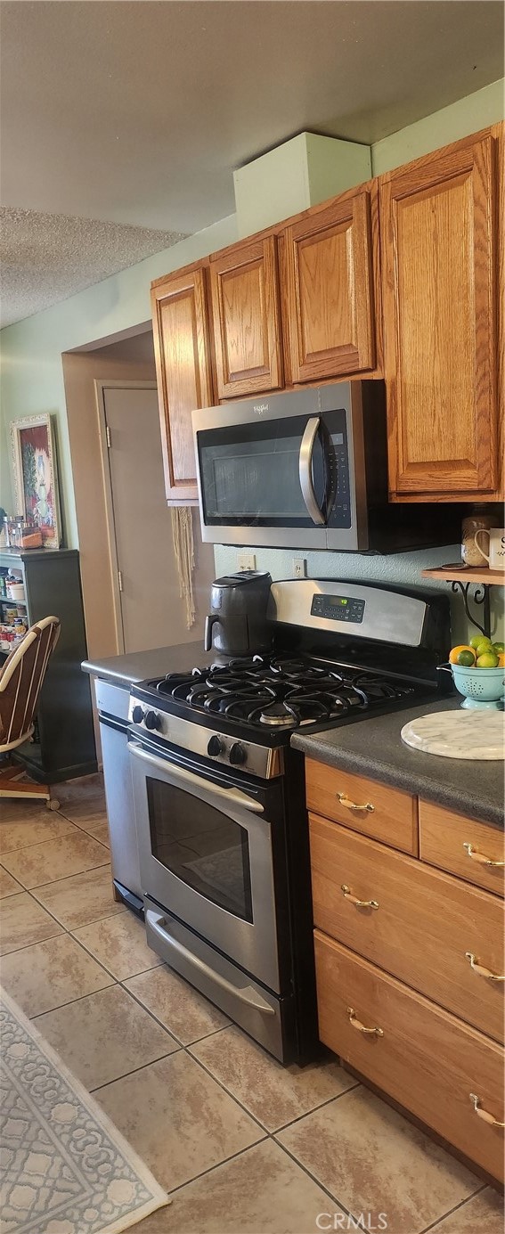 Detail Gallery Image 5 of 10 For 572 San Rogelio, Hemet,  CA 92545 - 2 Beds | 1 Baths