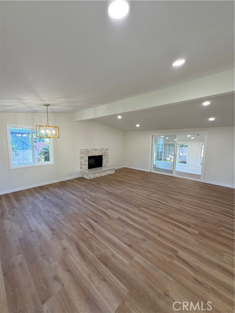 Detail Gallery Image 9 of 21 For 2432 Larchmont, Santa Ana,  CA 92706 - 3 Beds | 2 Baths