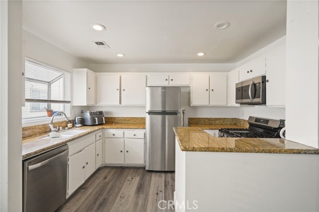 Detail Gallery Image 13 of 50 For 11150 Glenoaks Bld #18,  Pacoima,  CA 91331 - 2 Beds | 2 Baths