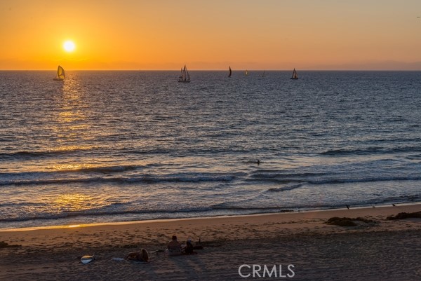 https://media.crmls.org/medias/60b86d83-0e40-4163-9b9c-719a520d8208.jpg?preset=X-Large