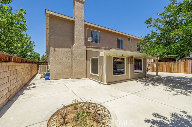 5808 Monterey Place, Palmdale CA: https://media.crmls.org/medias/60b90c06-cc4a-4420-b42f-9c602928f2ac.jpg