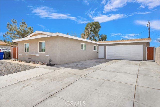 Detail Gallery Image 3 of 56 For 14396 Mojave Ln, Victorville,  CA 92394 - 4 Beds | 2 Baths