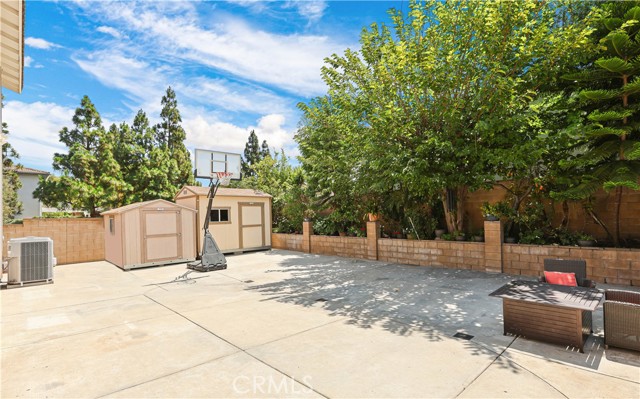 43 Declaration Place, Irvine CA: https://media.crmls.org/medias/60ba3cc8-8c7d-451d-bd07-2d2c4ecea319.jpg