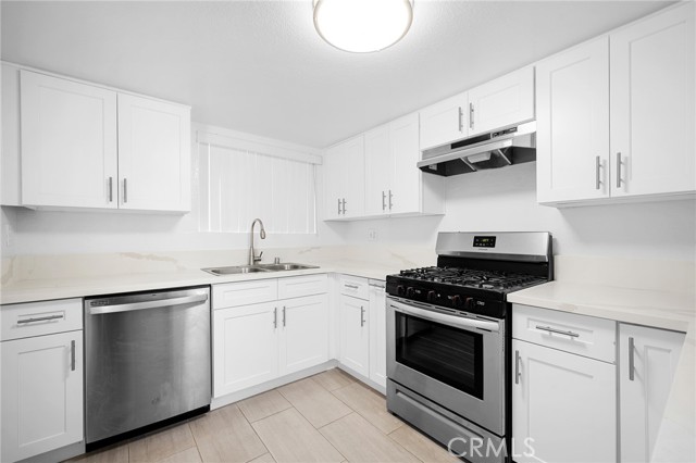 3105 Montrose Avenue # 10, La Crescenta, California 91214, 2 Bedrooms Bedrooms, ,2 BathroomsBathrooms,Residential Lease,For Rent,3105 Montrose Avenue # 10,CRGD25158692