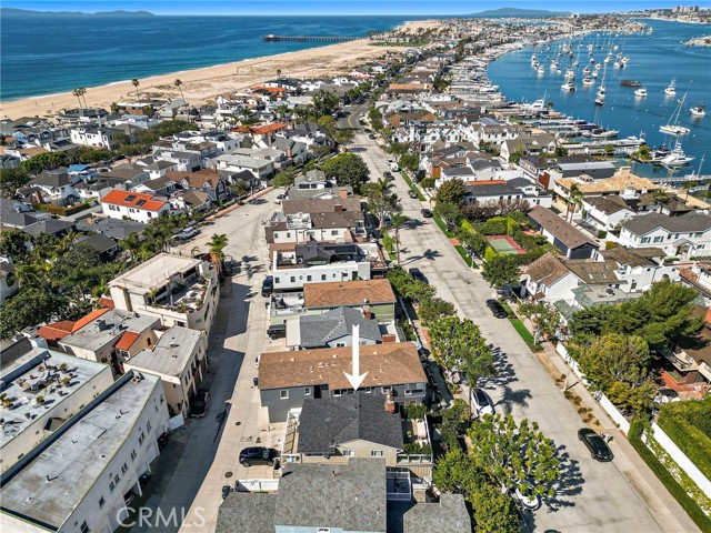 Detail Gallery Image 3 of 58 For 1613 E Balboa, Newport Beach,  CA 92661 - – Beds | – Baths