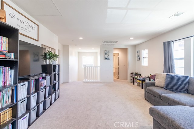 31058 Avenida Ramblas, Highland CA: https://media.crmls.org/medias/60bbb39b-61f6-42dc-a742-2010aeb1675c.jpg