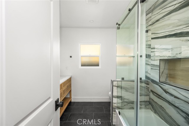 Detail Gallery Image 23 of 36 For 2451 Daisy, Long Beach,  CA 90806 - 2 Beds | 1 Baths