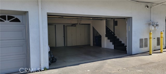 4251 W Sarah Street, Burbank CA: https://media.crmls.org/medias/60bcd33e-dfc8-4a85-a1ef-01974407816c.jpg