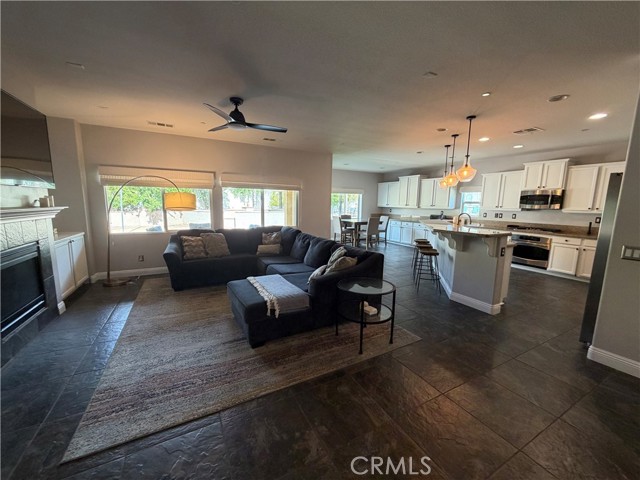 Detail Gallery Image 11 of 54 For 30902 Thimbleberry, Murrieta,  CA 92563 - 4 Beds | 3/1 Baths