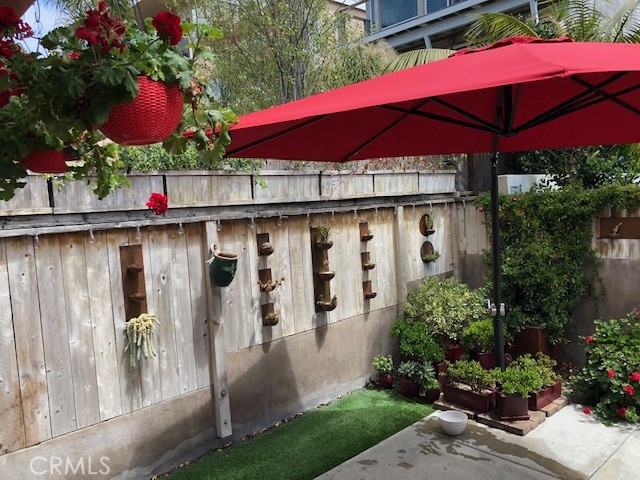 1076 Miramar Street, Laguna Beach CA: https://media.crmls.org/medias/60bdae86-080d-44b1-8159-33946783ed63.jpg