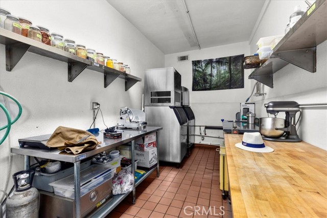 4133 Anaheim Street, Long Beach CA: https://media.crmls.org/medias/60bdeef9-4af9-4da7-b5d8-c1699361bbc5.jpg