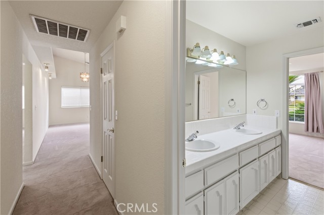 Image 4 of 32 For 2637 Sandell