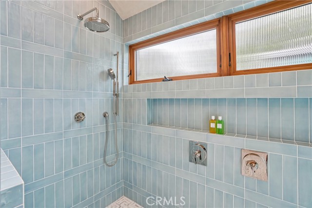 Image 52 of 66 For 647 Navy Street