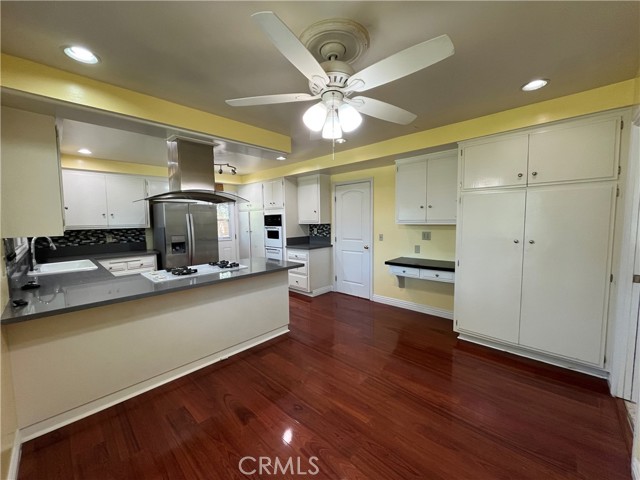 19241 Nashville Street, Northridge CA: https://media.crmls.org/medias/60c09e37-a6ca-4ccc-ab23-3d46d18f7f17.jpg