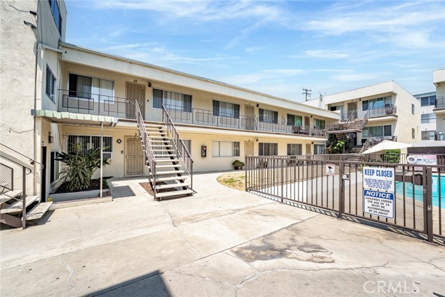 3430 Elm Avenue, Long Beach CA: https://media.crmls.org/medias/60c17b08-bafd-4dc1-be8b-c18eacadd8d7.jpg