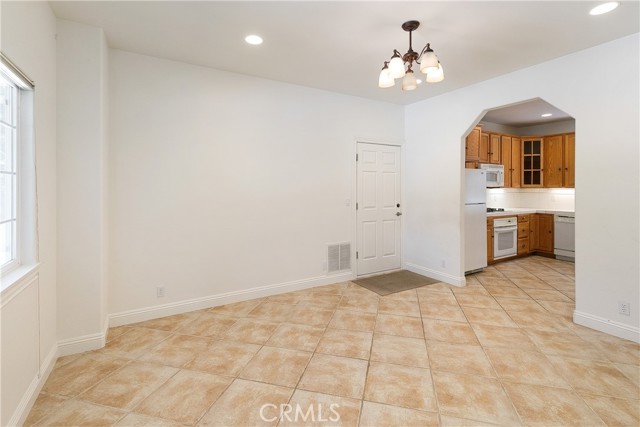 Detail Gallery Image 8 of 33 For 28591 Wabash Dr, Lake Arrowhead,  CA 92352 - 3 Beds | 2/1 Baths