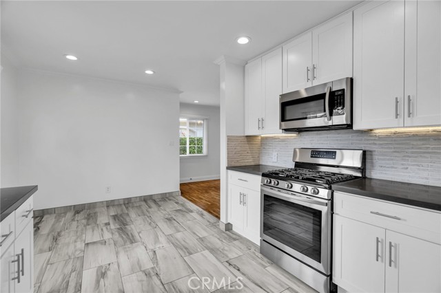 Detail Gallery Image 15 of 51 For 2213 Bataan Rd a,  Redondo Beach,  CA 90278 - 3 Beds | 2 Baths