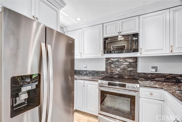 5927 E Creekside Avenue, Orange CA: https://media.crmls.org/medias/60c1bae3-d10c-4270-87a1-17573f694b06.jpg