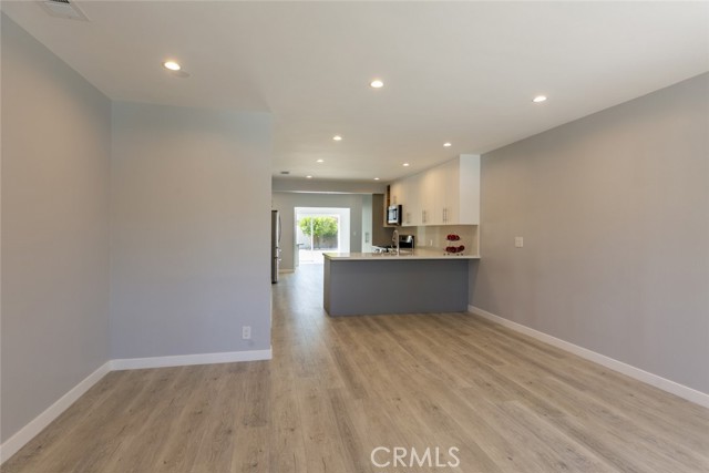 Detail Gallery Image 5 of 30 For 17710 Martha St, Encino,  CA 91316 - 3 Beds | 2 Baths