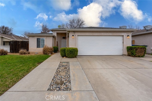 Detail Gallery Image 1 of 47 For 2200 Hanson Ave, Clovis,  CA 93611 - 3 Beds | 2 Baths