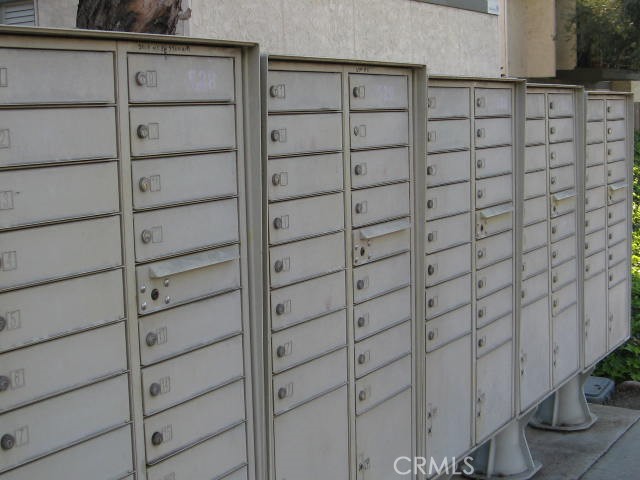 https://media.crmls.org/medias/60c464fd-48e0-4b73-af4e-484fdde5d2d3.jpg?preset=X-Large