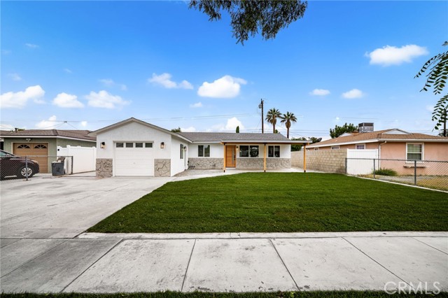 2124 W Flower Avenue, Fullerton CA: https://media.crmls.org/medias/60c49d58-4904-475b-82dc-999d435bb3ba.jpg
