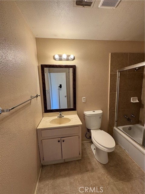 Detail Gallery Image 17 of 17 For 4252 N Holt Ave, Fresno,  CA 93705 - 3 Beds | 2 Baths