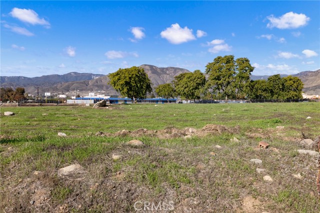 7511 Buckeye Street, Highland CA: https://media.crmls.org/medias/60c5e964-f656-4cdb-8018-3c99754f304f.jpg