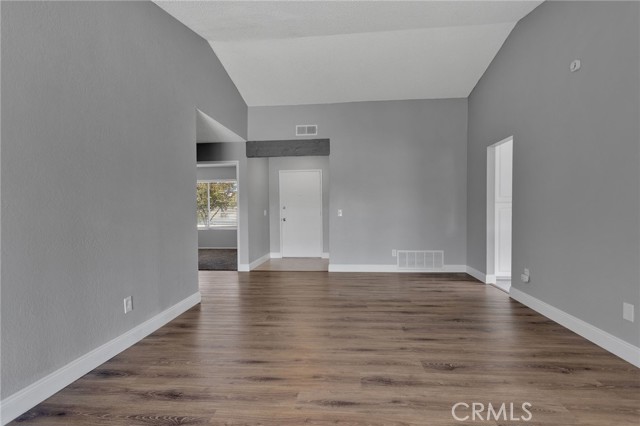 Detail Gallery Image 8 of 49 For 12710 Santa Anita, Victorville,  CA 92395 - 4 Beds | 2 Baths