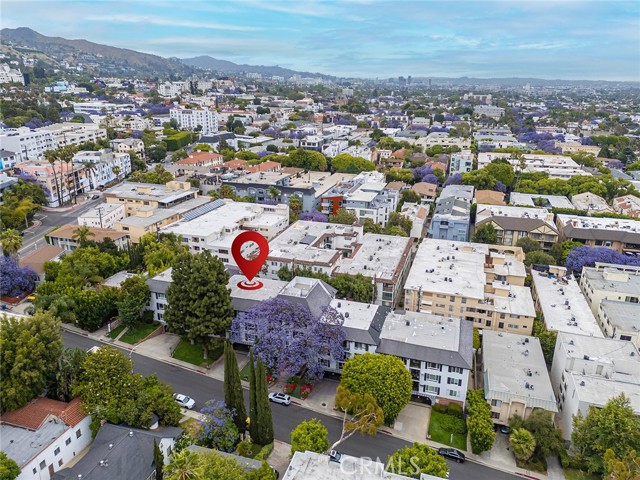 1222 N Olive Dr, West Hollywood CA: https://media.crmls.org/medias/60c6dbe3-f5b7-422c-ac48-e076e917add9.jpg