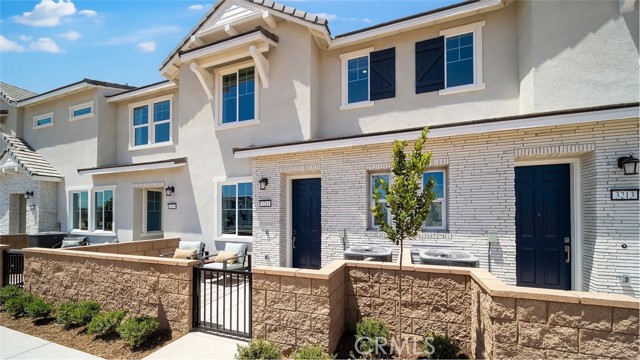 3192 Homestead Paseo, Ontario CA: https://media.crmls.org/medias/60c8f3f7-9eae-442b-8f98-dae9678f756c.jpg