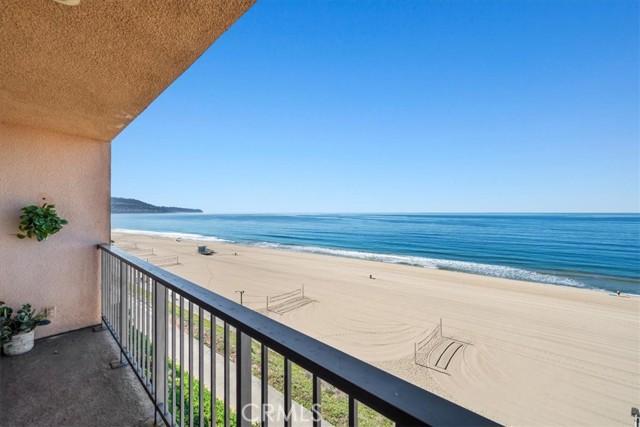 721 Esplanade, Redondo Beach, California 90277, 2 Bedrooms Bedrooms, ,2 BathroomsBathrooms,Residential,Sold,Esplanade,SB23197655