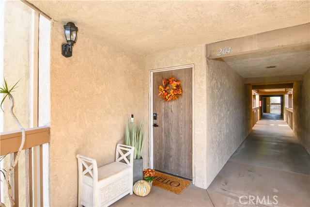 Detail Gallery Image 6 of 45 For 16551 Grunion Lane #204,  Huntington Beach,  CA 92649 - 2 Beds | 2 Baths