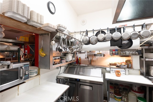 5949 Whittier, Los Angeles CA: https://media.crmls.org/medias/60ca85e1-f1f7-4ace-b775-5046f8541f3e.jpg