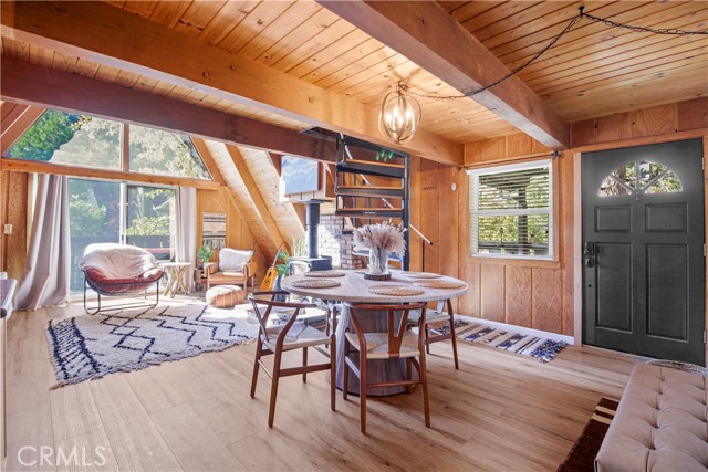 Detail Gallery Image 12 of 30 For 33020 Arrowbear Dr, Running Springs,  CA 92382 - 3 Beds | 2/1 Baths