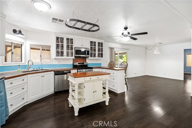 4556 Shasta Lane, Paso Robles CA: https://media.crmls.org/medias/60cc5268-3b2c-44b1-8571-c63a79f3f3dd.jpg