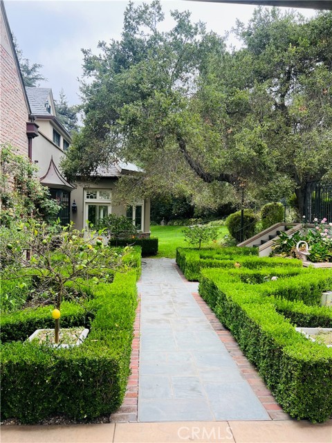 Detail Gallery Image 23 of 31 For 4110 Woodleigh Ln, La Canada Flintridge,  CA 91011 - 6 Beds | 8 Baths