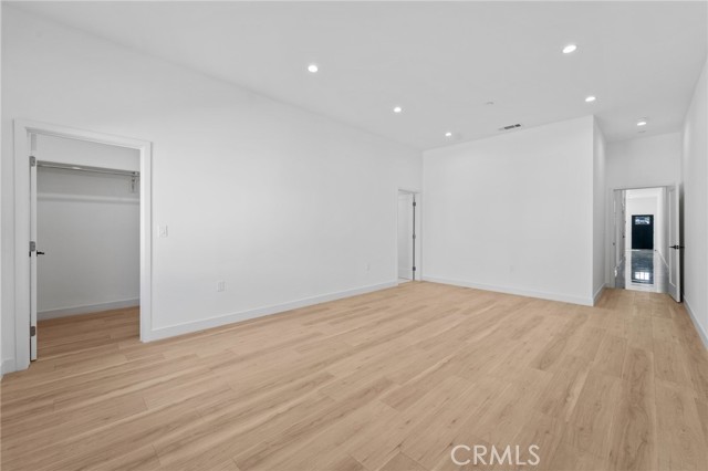 6827 Ranchito Avenue, Van Nuys CA: https://media.crmls.org/medias/60cdaea8-0ecb-4dd5-9a7e-0a41d5e5b06c.jpg