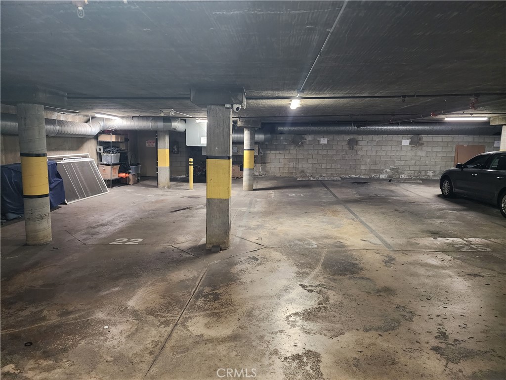 https://media.crmls.org/medias/60ce5f87-da5b-40e8-aa07-9bbc5ae6b504.jpg?preset=X-Large