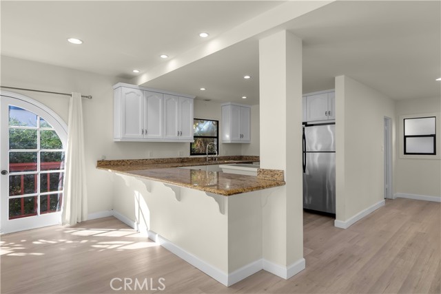 207 16th Street, Hermosa Beach CA: https://media.crmls.org/medias/60cf21d0-e940-43bd-b027-32432991fea2.jpg