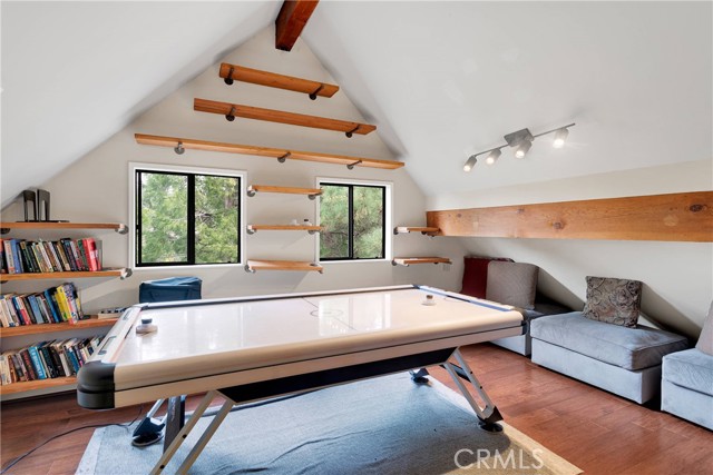 825 Grass Valley Road, Lake Arrowhead CA: https://media.crmls.org/medias/60cf35b0-b29e-460b-8c96-26ccca3cb208.jpg