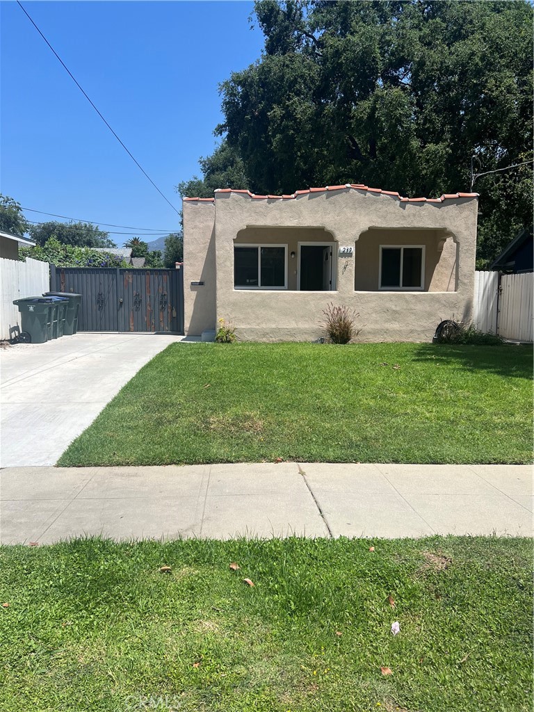 239 E Montana Street