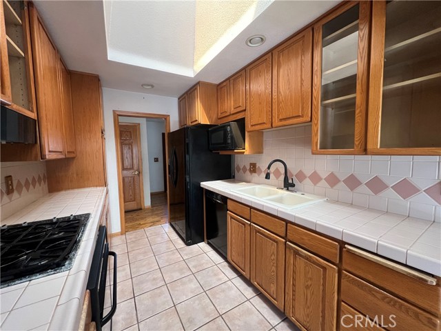 Detail Gallery Image 8 of 23 For 8294 E Carburton, Long Beach,  CA 90808 - 4 Beds | 2 Baths