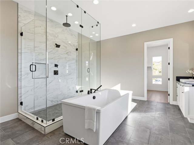 Detail Gallery Image 27 of 41 For 11913 Red Hawk Ln, Porter Ranch,  CA 91326 - 5 Beds | 5/1 Baths