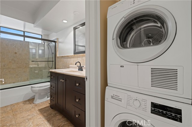 Detail Gallery Image 14 of 20 For 515 N Kenwood #112,  Glendale,  CA 91206 - 2 Beds | 2 Baths