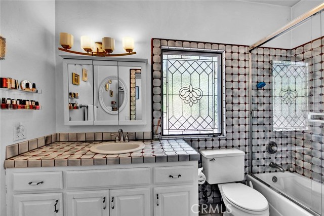 Detail Gallery Image 26 of 54 For 1532 Kensing Ln, North Tustin,  CA 92705 - 5 Beds | 6/2 Baths