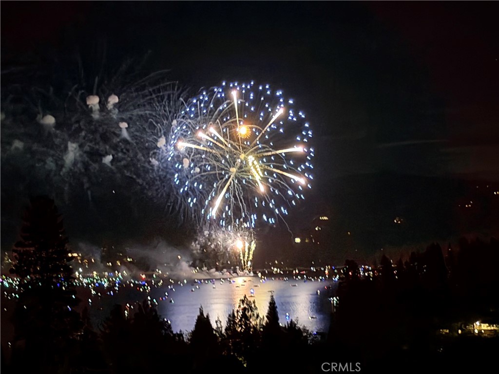 https://media.crmls.org/medias/60d13917-8d1c-454a-a584-b5bca06e4b2e.jpg?preset=X-Large